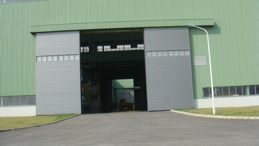 機(jī)庫大門
